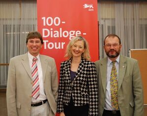 SPD-Landtagskandidat Hansjörg Jäckel, Bürgermeisterin Gabriele Arminski-Leitheußer und SPD-Ortsvereinsvorsitzender Klaus