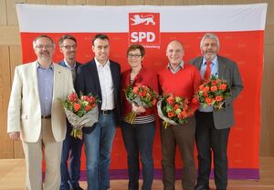 SPD-Landesvorsitzender Nils Schmid mit seinem Stellvertreter Lars Castellucci und den vier Landtagskandidaten