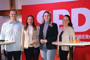 Diskutieren über die Bildung der Zukunft: Stefan Gretzinger, Xenia Rösch, Jasmina Hostert und Lisa-Marie Müller.