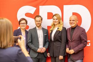die Kreisvorsitzenden Andrea Schröder-Ritzrau und Daniel Born sowie die beiden Gewählten Xenia Rösch und Mattheier