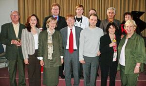 Die Festrednerin Beate Weber, umrahmt vom Sandhäuser Vorstand