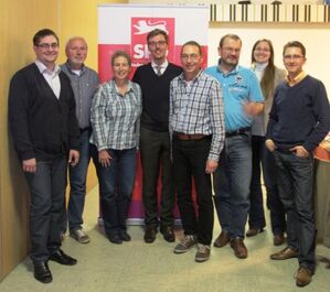 Lars Castellucci (Mitte) mit den TeilnehmerInnen der Jahreshauptversammlung 2014