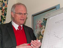 Lothar Binding bei seinem Vortrag